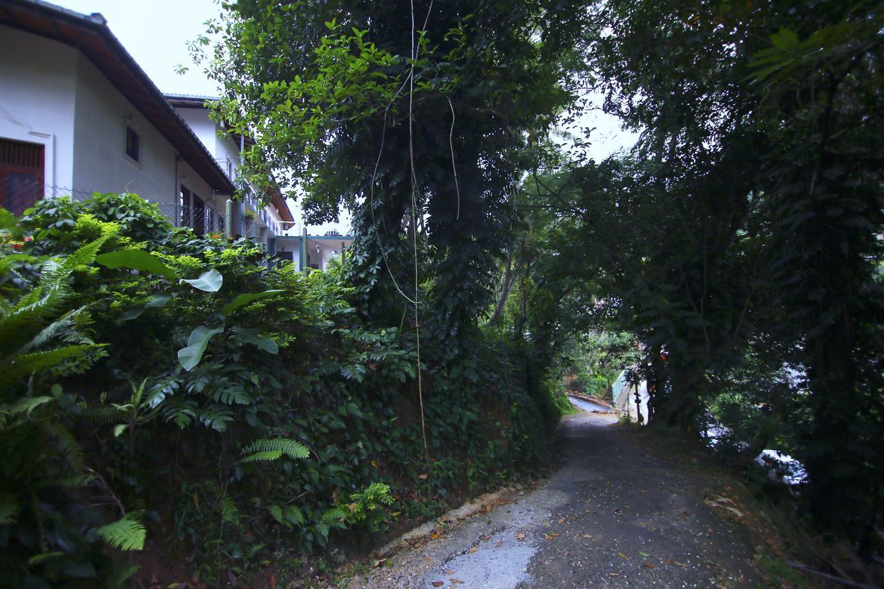 Crystal Lodge Kandy Exterior photo