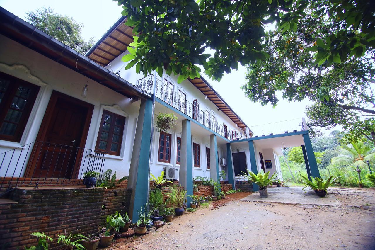 Crystal Lodge Kandy Exterior photo