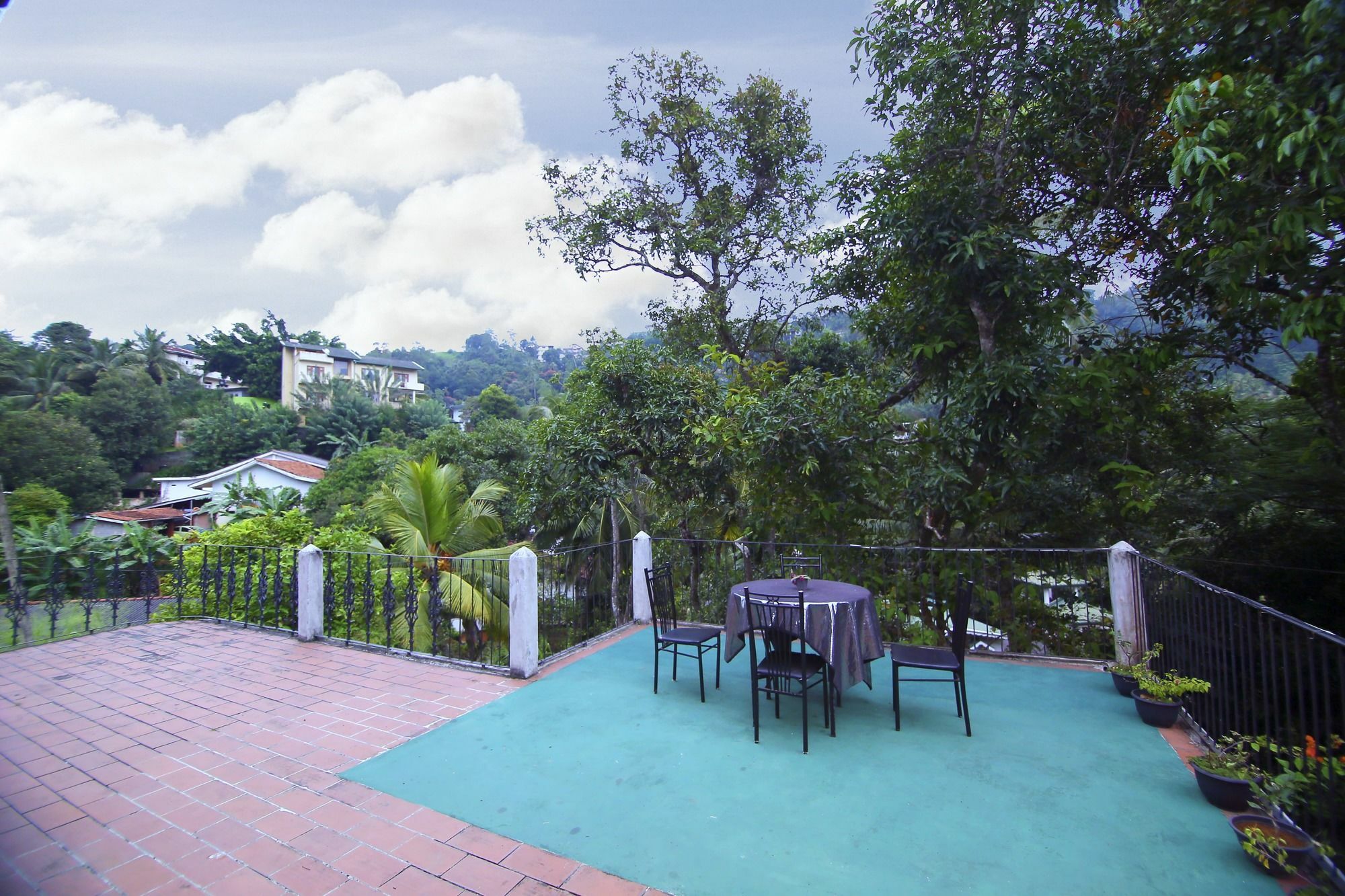 Crystal Lodge Kandy Exterior photo